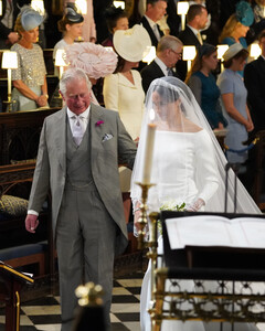 На свадьбу принца Гарри его отец принц Чарльз надел костюм 1984 года